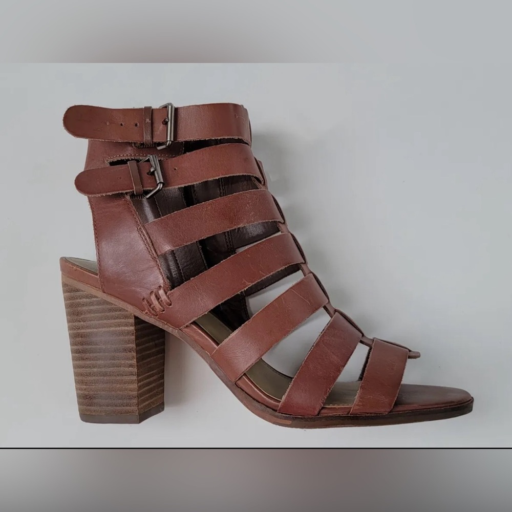 NEW Vince Camuto Jarvina Gladiator Leather Sandal Size 8.5/38.5